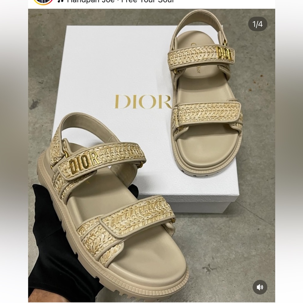 DIOR raffia sandals gold logo - Picture 13 of 13